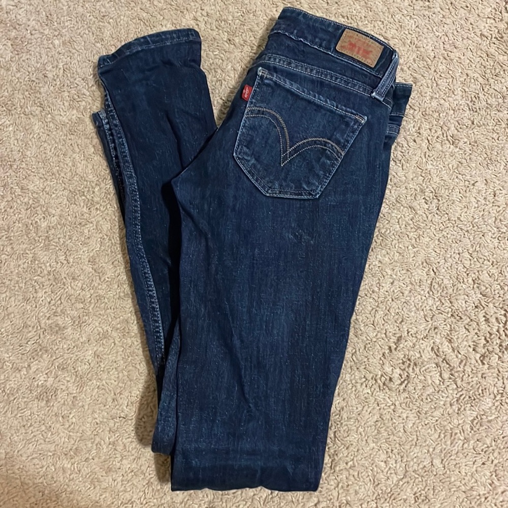 Size 1 Levi skinny jeans